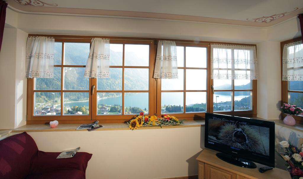Villa Gardenia Molveno Pokój zdjęcie